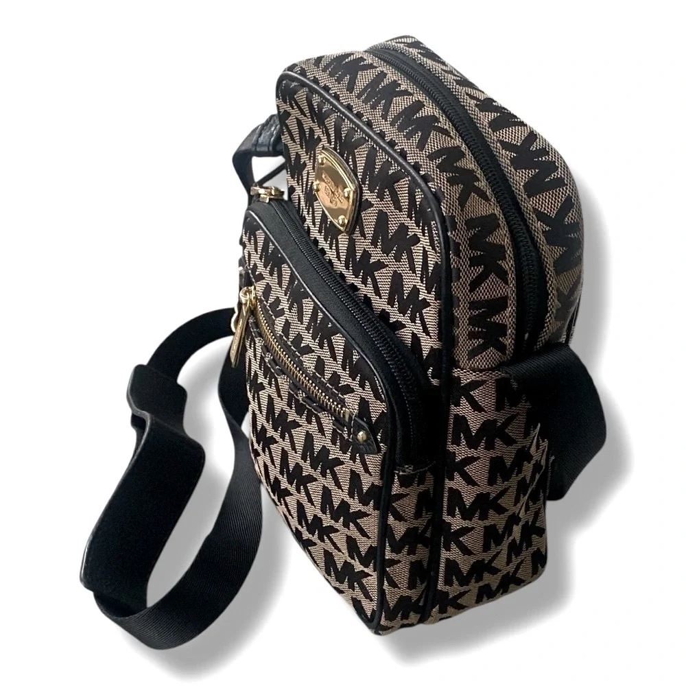 Vintage MICHAEL KORS BEDFORD ZIP CROSSBODY BAG